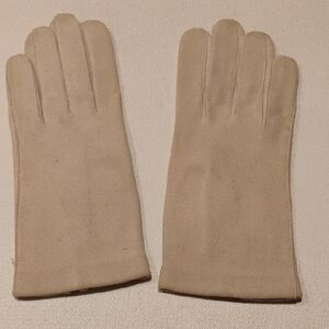 Elegant Cream Women's Gloves